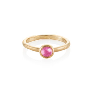Yellow gold textured cabochon ring - 5mm pink tourmaline