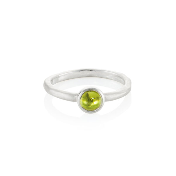 Silver textured cabochon ring - 5mm green peridot - Image 3