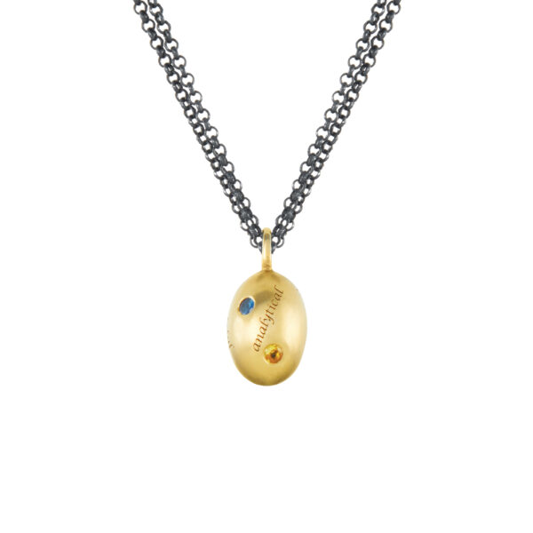 Yellow gold egg shaped Sapphire pendant