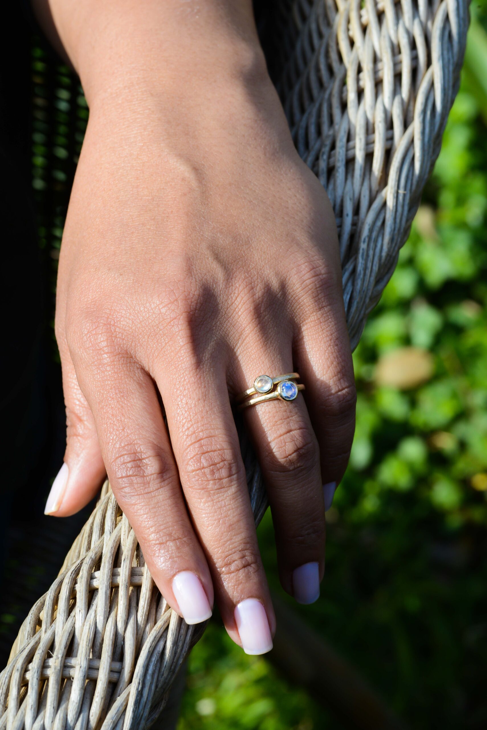 Yellow gold textured cabochon ring - 4mm Citrine - Image 4